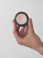 Pielęgnujący rozświetlacz CRÈME GLOW.jpg